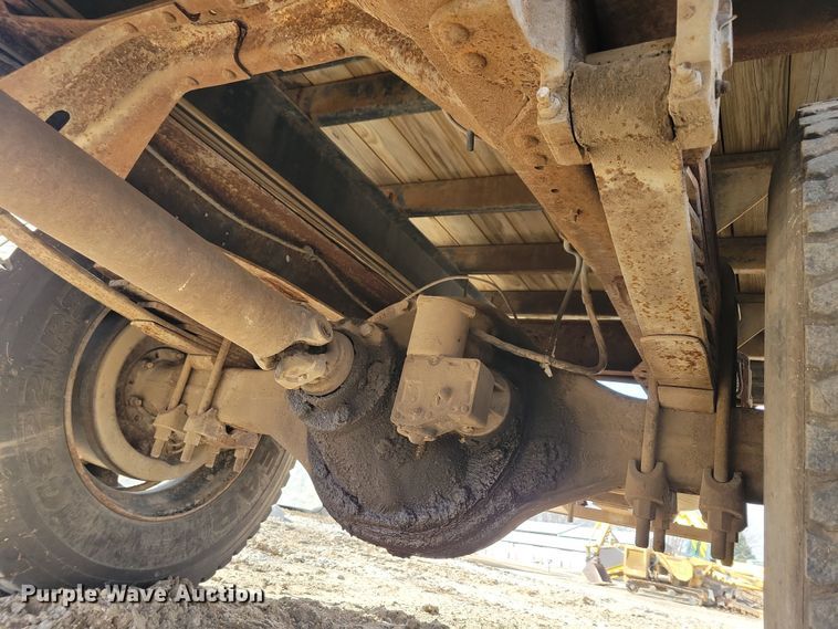 image for item NB9867 1978 Ford 700 flatbed truck