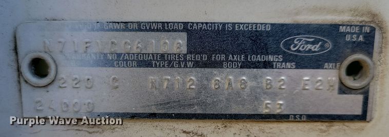 image for item NB9867 1978 Ford 700 flatbed truck