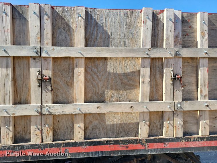 image for item NB9892 2015 Dodge Ram 5500 dump flatbed truck