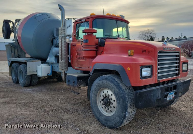 image for item NB9981 1997 Mack RD690S ready mix truck