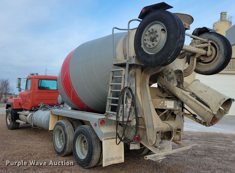 image for item NB9981 1997 Mack RD690S ready mix truck