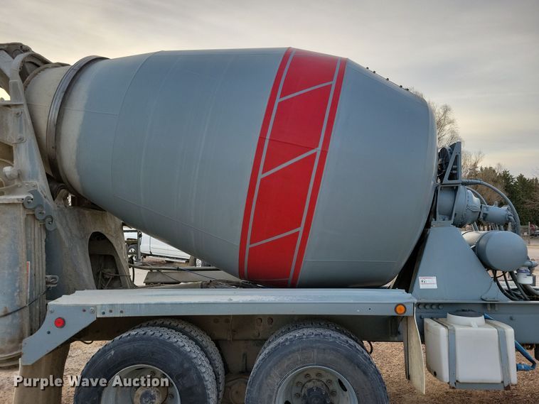 image for item NB9981 1997 Mack RD690S ready mix truck