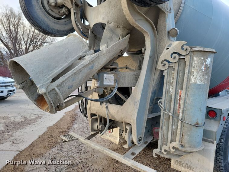 image for item NB9981 1997 Mack RD690S ready mix truck