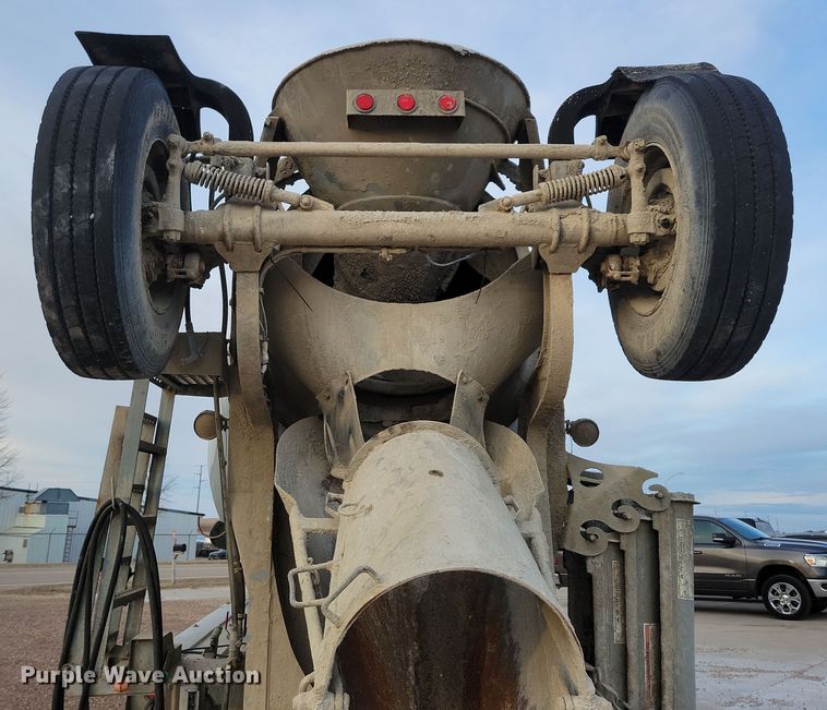 image for item NB9981 1997 Mack RD690S ready mix truck