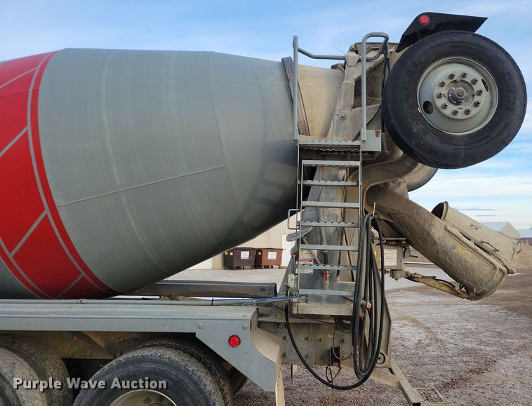 image for item NB9981 1997 Mack RD690S ready mix truck