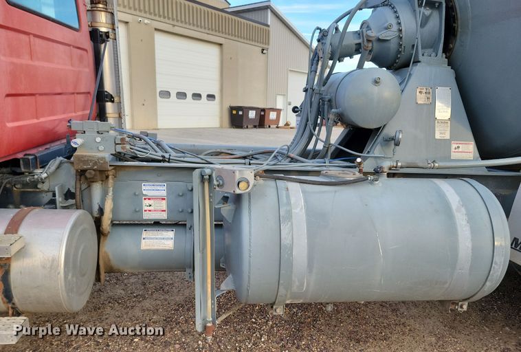 image for item NB9981 1997 Mack RD690S ready mix truck
