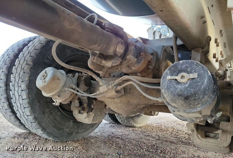 image for item NB9981 1997 Mack RD690S ready mix truck