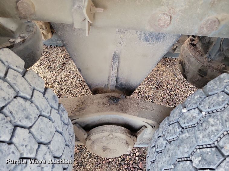 image for item NB9981 1997 Mack RD690S ready mix truck