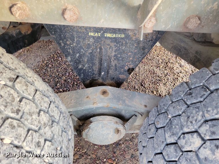 image for item NB9981 1997 Mack RD690S ready mix truck