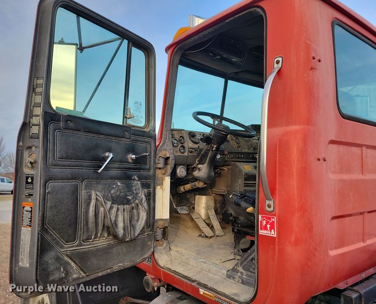 image for item NB9981 1997 Mack RD690S ready mix truck