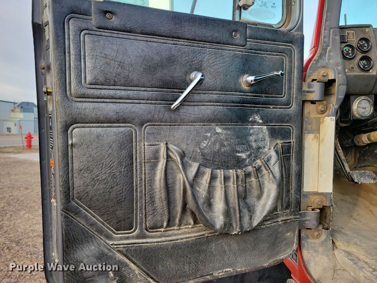 image for item NB9981 1997 Mack RD690S ready mix truck