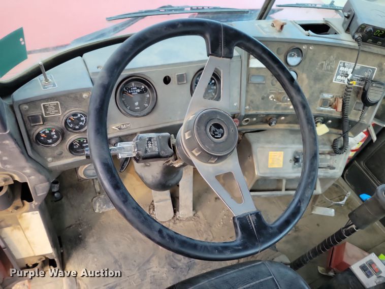 image for item NB9981 1997 Mack RD690S ready mix truck