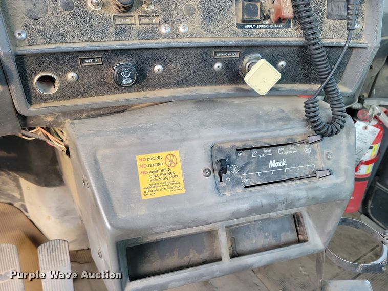 image for item NB9981 1997 Mack RD690S ready mix truck