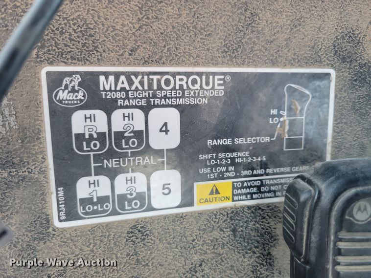 image for item NB9981 1997 Mack RD690S ready mix truck