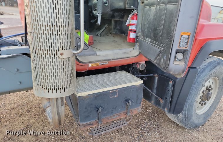 image for item NB9981 1997 Mack RD690S ready mix truck