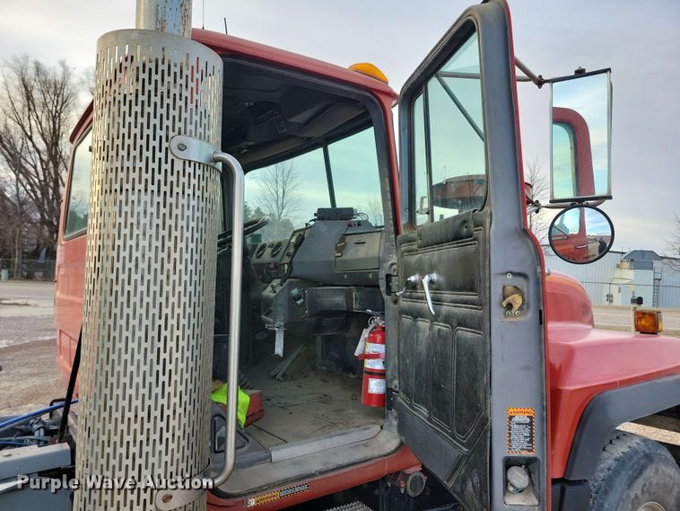 image for item NB9981 1997 Mack RD690S ready mix truck