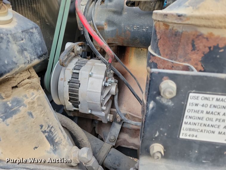 image for item NB9981 1997 Mack RD690S ready mix truck