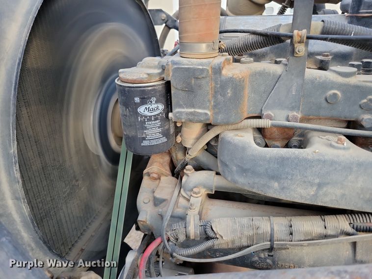 image for item NB9981 1997 Mack RD690S ready mix truck