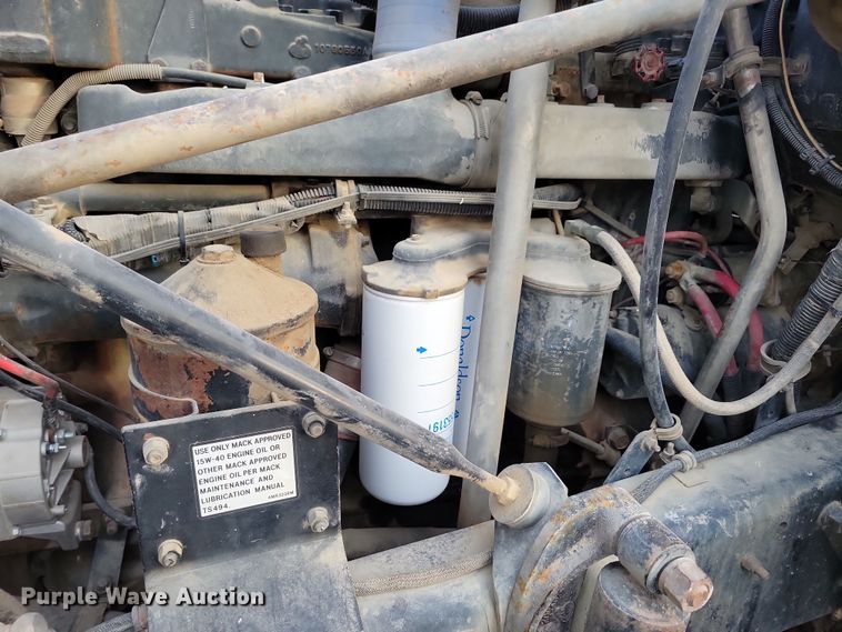 image for item NB9981 1997 Mack RD690S ready mix truck