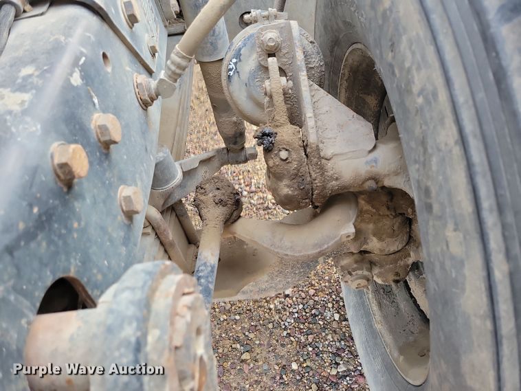 image for item NB9981 1997 Mack RD690S ready mix truck