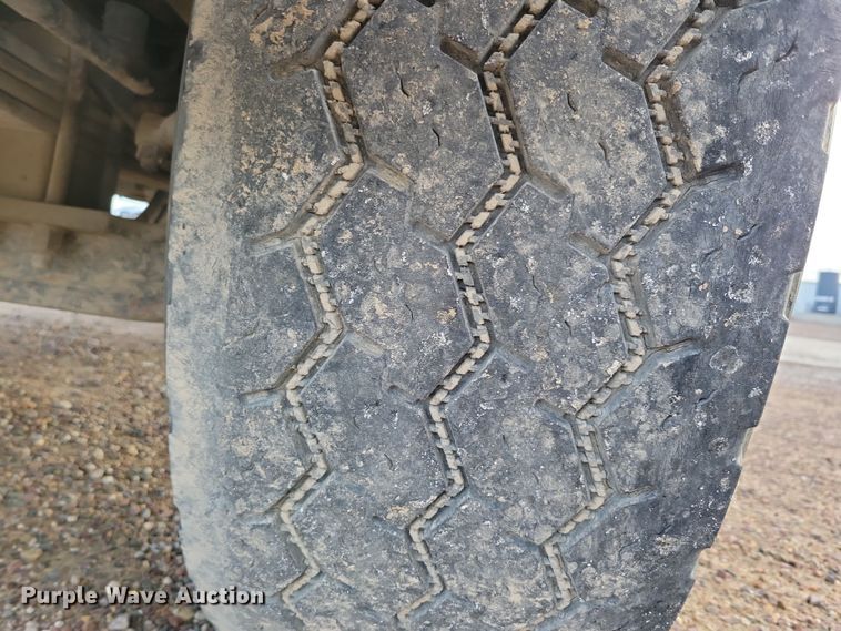 image for item NB9981 1997 Mack RD690S ready mix truck