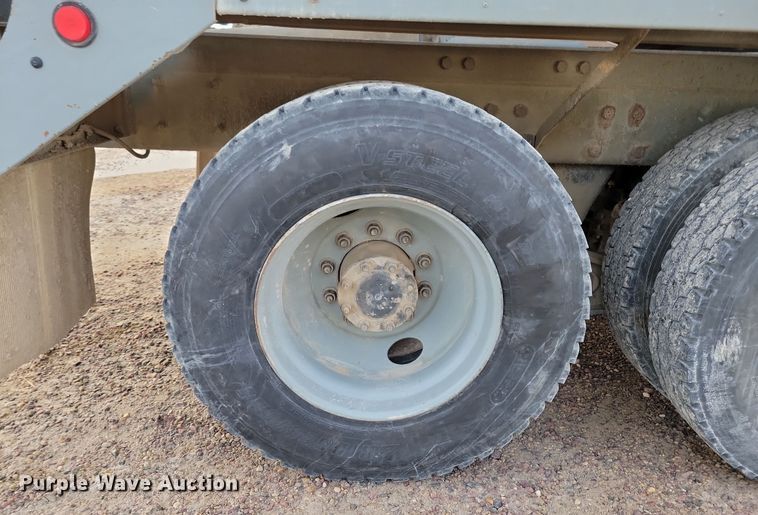 image for item NB9981 1997 Mack RD690S ready mix truck