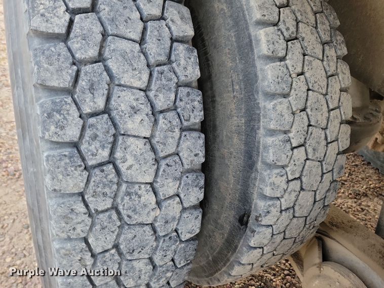 image for item NB9981 1997 Mack RD690S ready mix truck