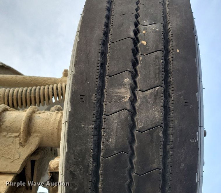 image for item NB9981 1997 Mack RD690S ready mix truck