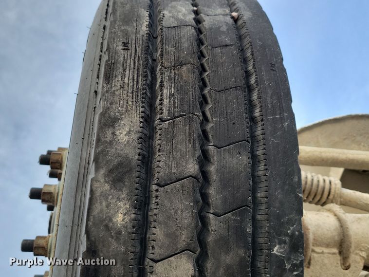 image for item NB9981 1997 Mack RD690S ready mix truck