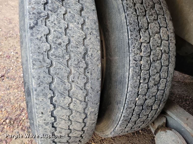 image for item NB9981 1997 Mack RD690S ready mix truck