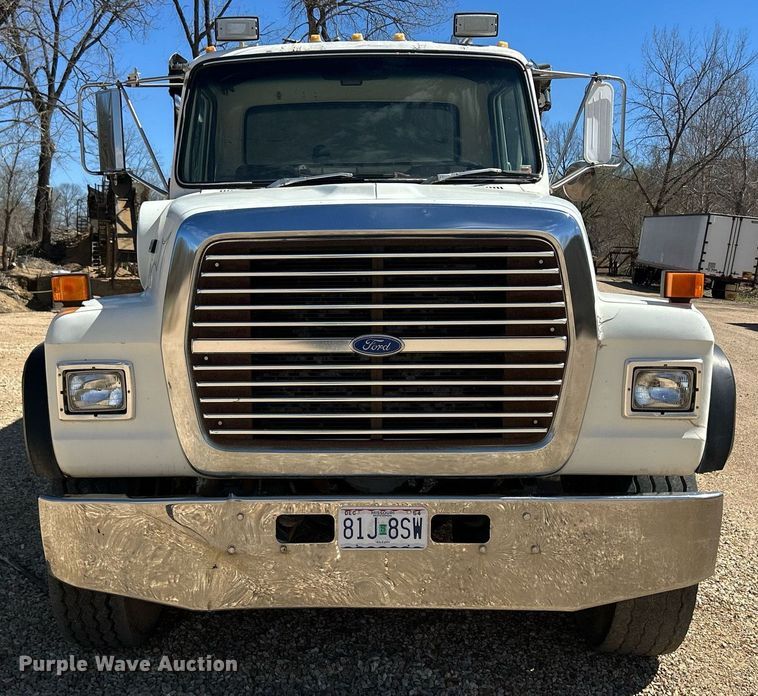 image for item ND9396 1987 Ford L9000 dump truck