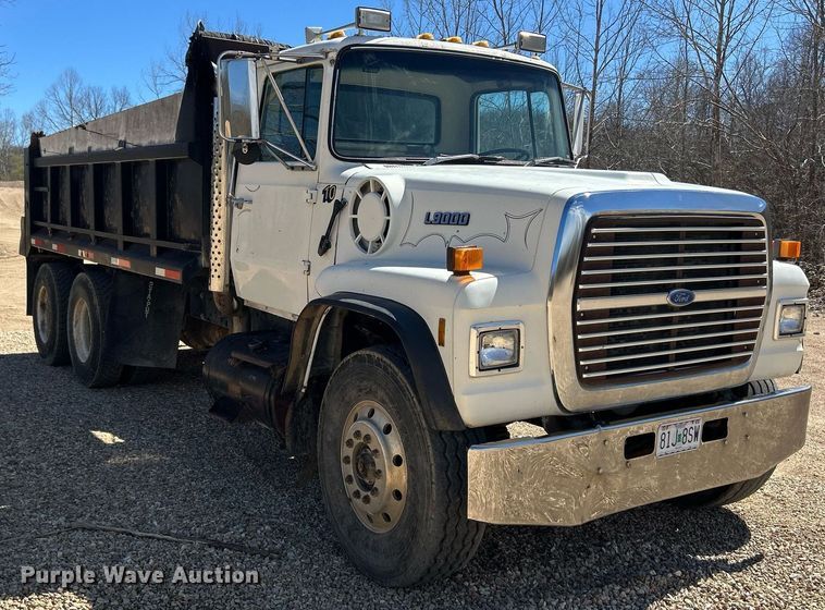 image for item ND9396 1987 Ford L9000 dump truck