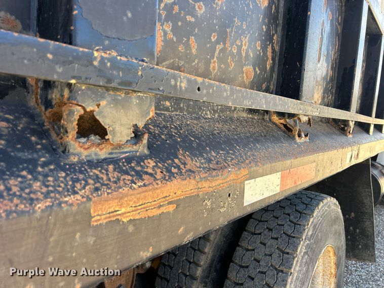 image for item ND9396 1987 Ford L9000 dump truck