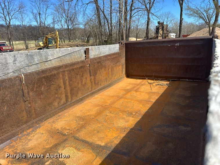 image for item ND9396 1987 Ford L9000 dump truck