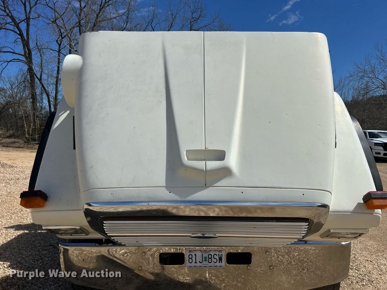 image for item ND9396 1987 Ford L9000 dump truck