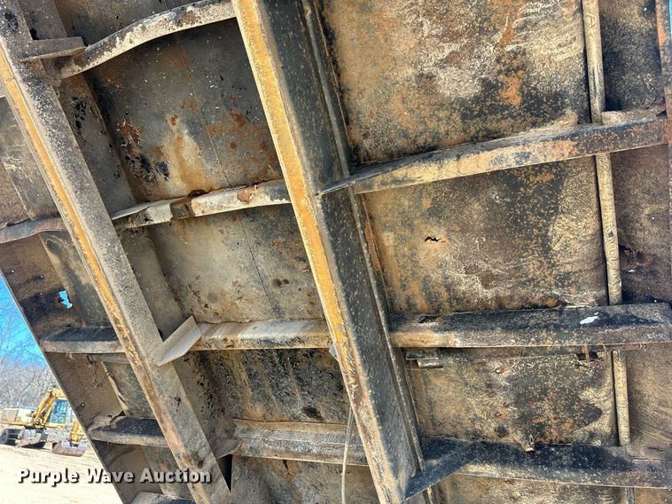 image for item ND9396 1987 Ford L9000 dump truck