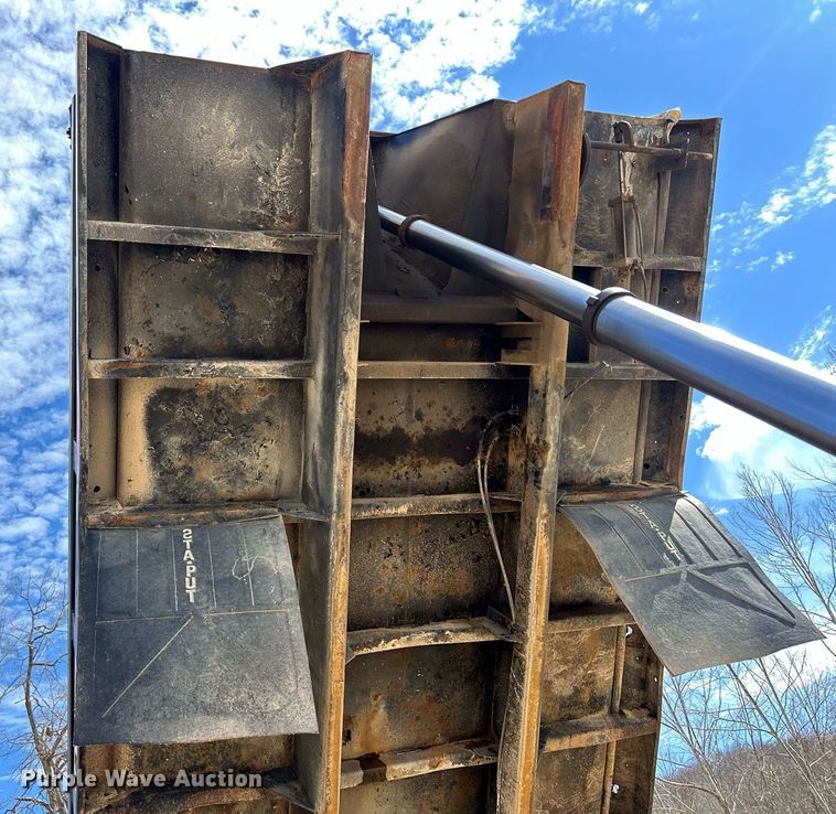 image for item ND9396 1987 Ford L9000 dump truck