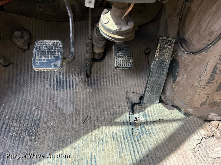 image for item ND9396 1987 Ford L9000 dump truck