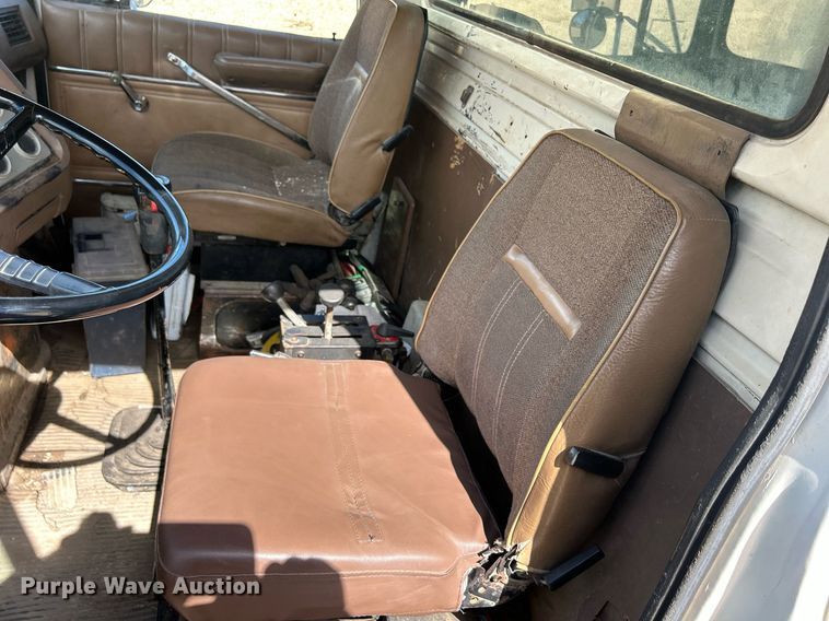 image for item ND9396 1987 Ford L9000 dump truck