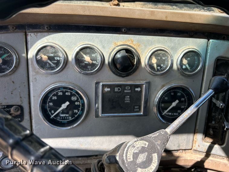 image for item ND9396 1987 Ford L9000 dump truck