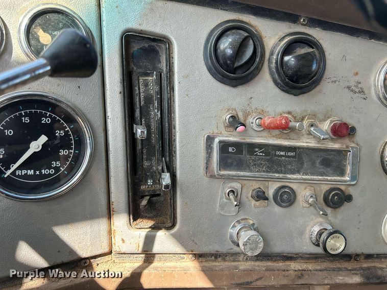 image for item ND9396 1987 Ford L9000 dump truck