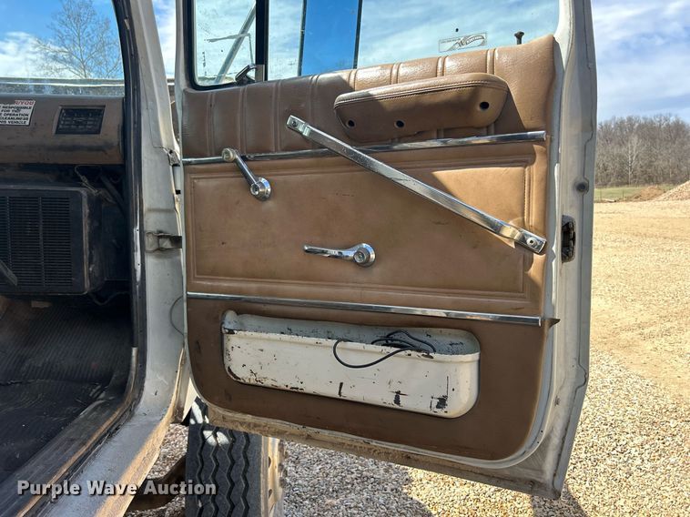 image for item ND9396 1987 Ford L9000 dump truck