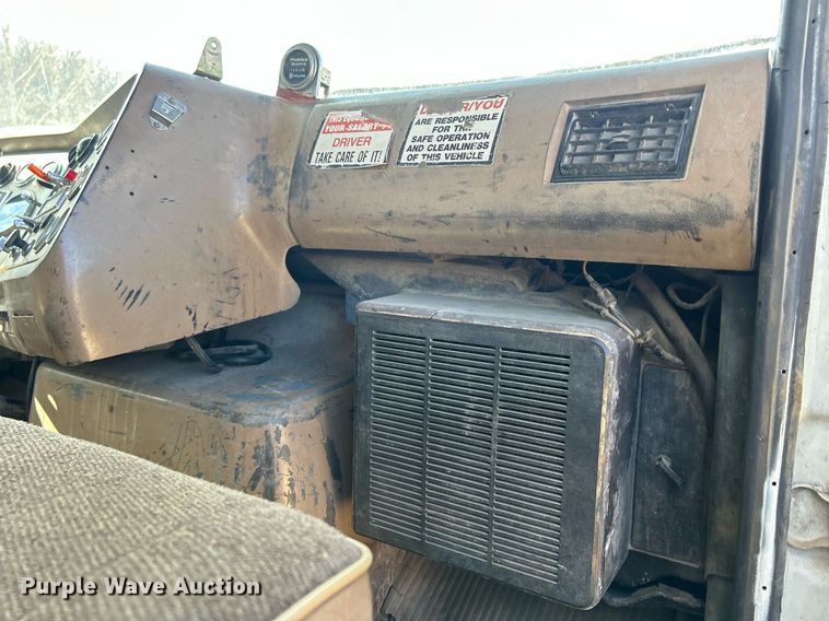 image for item ND9396 1987 Ford L9000 dump truck