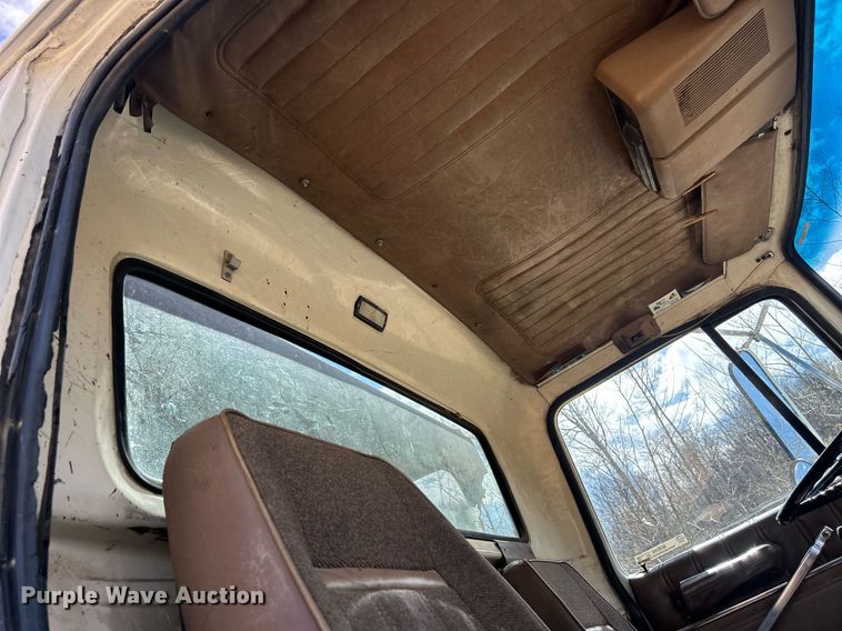 image for item ND9396 1987 Ford L9000 dump truck