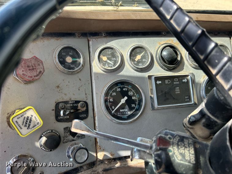 image for item ND9396 1987 Ford L9000 dump truck