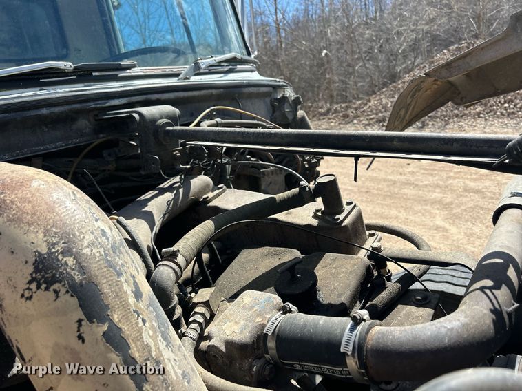 image for item ND9396 1987 Ford L9000 dump truck