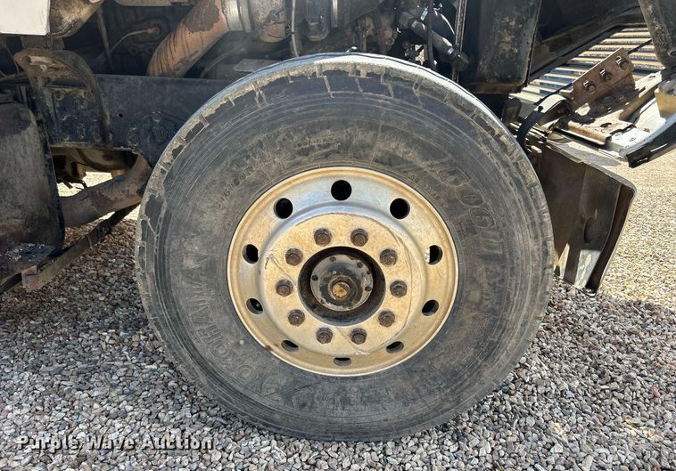 image for item ND9396 1987 Ford L9000 dump truck