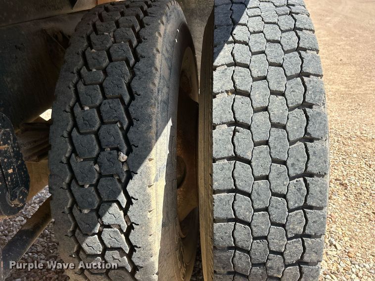 image for item ND9396 1987 Ford L9000 dump truck