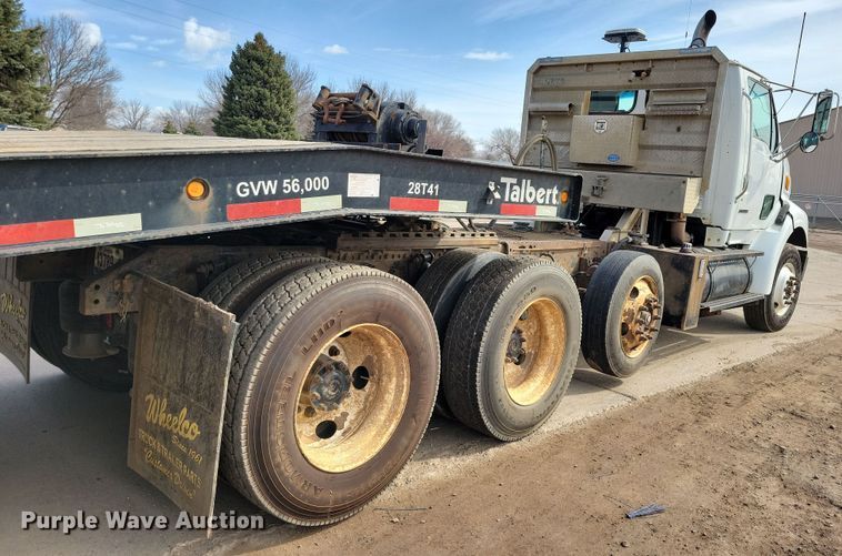 image for item NV9760 2004 Sterling AT9500 semi truck