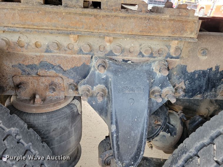 image for item NV9760 2004 Sterling AT9500 semi truck